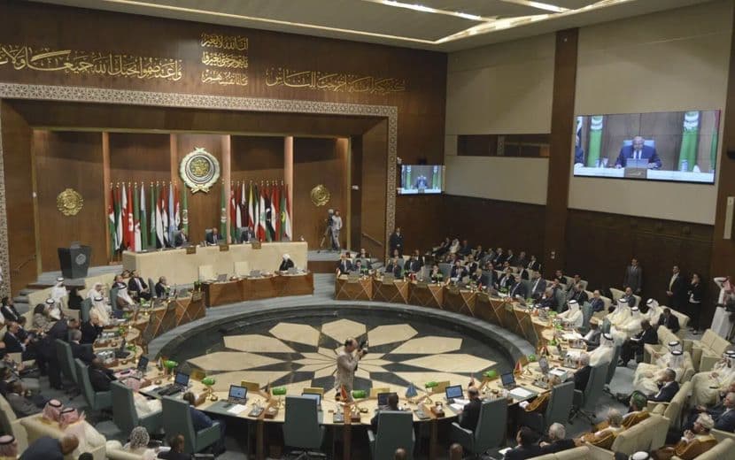 Arap Rejimleri, Şam Kasabı İçin Devrede: Esed Rejmi, Arap Birliği’ne Kabul Edildi