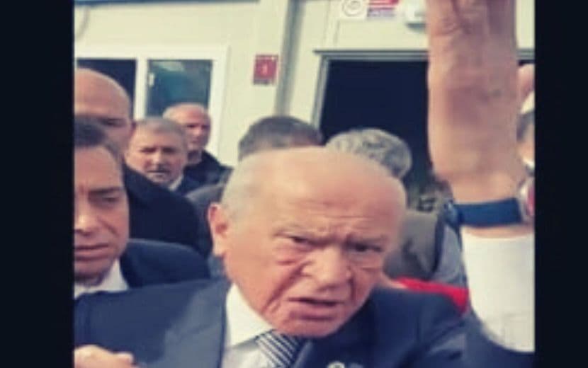 Bahçeli’den Depremzedelerin Tepkisine Sert Çıkış: “Dağılın Gitsin!”