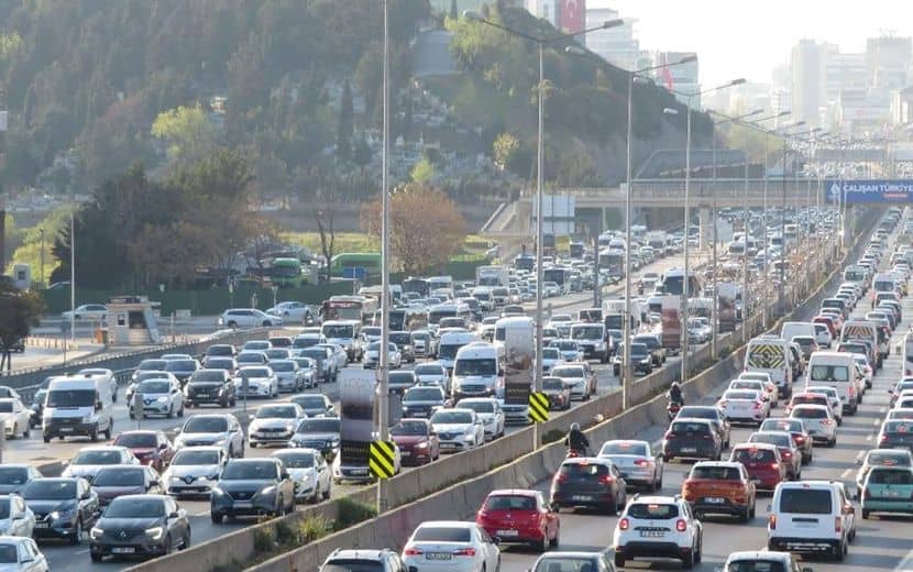 Bayram Tatilinde Yollarda Acı Bilanço: 55 Ölü 7 Bin 331 Yaralı