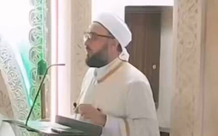Tatvan Camii İmamı: “Sadece Amerika’yı, ‘İsrail’i Suçlamak Ucuzculuktur!”