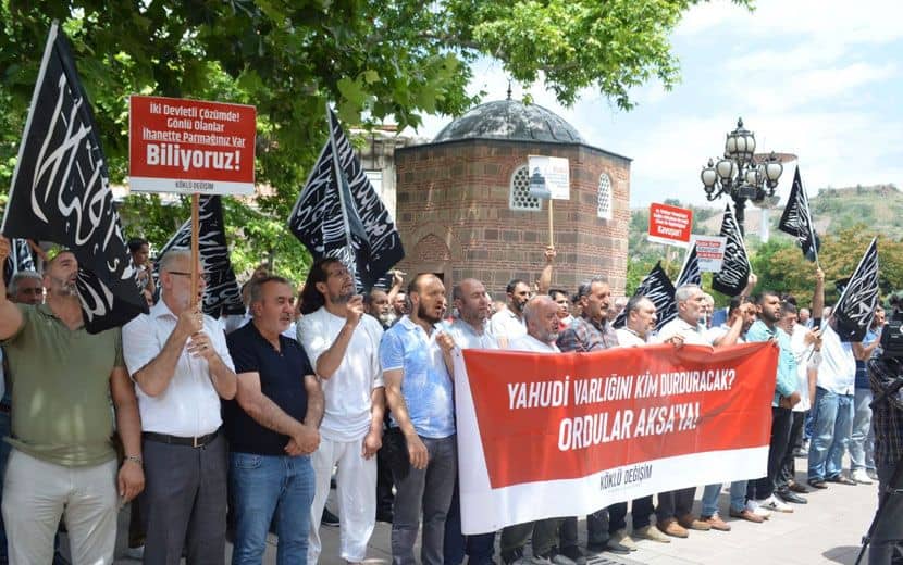 Köklü Değişim, Cenin’deki Katliamı Protesto Etti