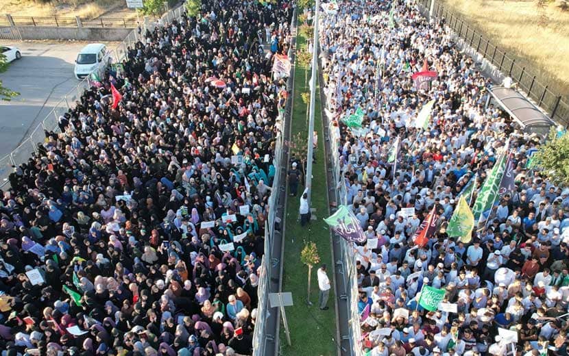 Diyarbakır’da Düzenlenen Kur’an’a Saygı Mitinginde Liderler Göreve Çağrıldı