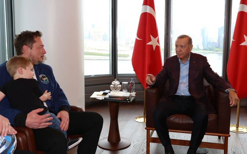Erdoğan, Musk’tan Tesla Fabrikasını Türkiye’de Açmasını Talep Etti