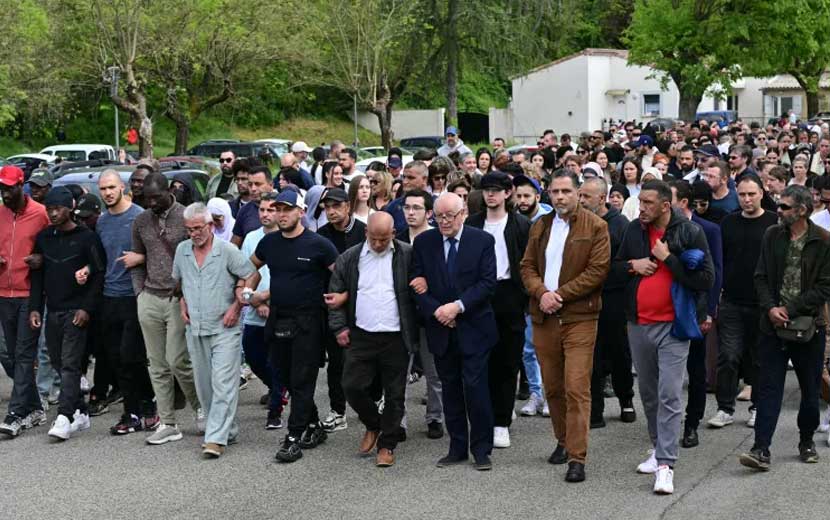 Fransa’da Bir Müslüman Camide Katledildi