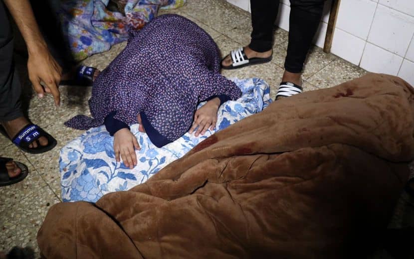 İşgalci “İsrail”, Gazze’de Son 24 Saatte 71 Müslümanı Katletti
