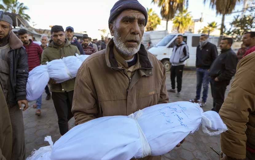 İşgalci ‘İsrail’, Gazze’deki Çadır Kentte 68 Müslümanı Katletti