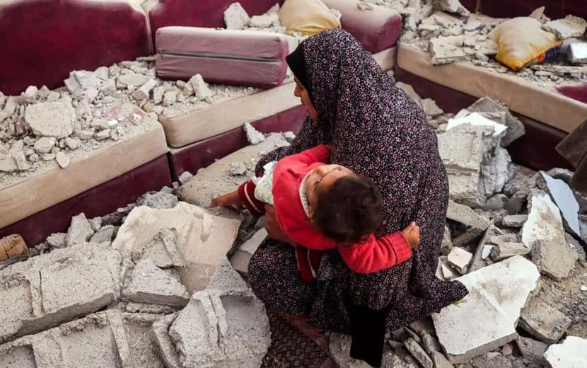 İslam Beldelerinin Yöneticileri İzliyor, Filistin’de Oluk Oluk Kan Akıyor