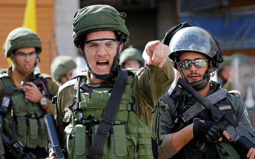 “İsrail” Askerleri Baskın Yaptığı Evden Para Çaldı