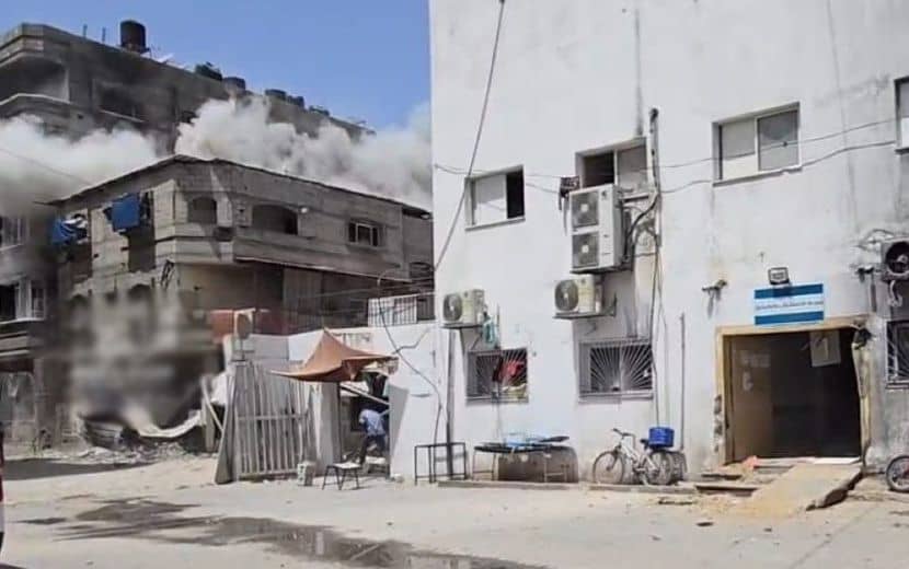 “İsrail”, Kuşatma Altındaki Kemal Advan Hastanesi’nin Kapısını Bombaladı