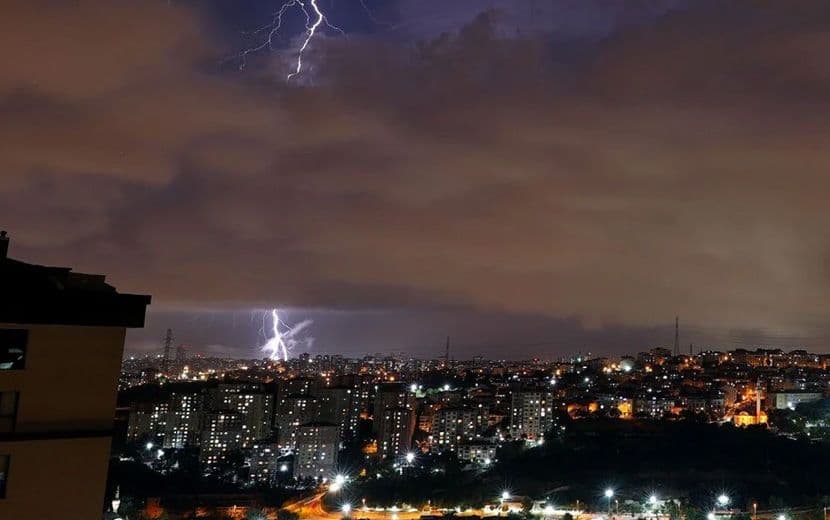 İstanbul’daki Sel Felaketinde 2 Kişi Hayatını Kaybetti
