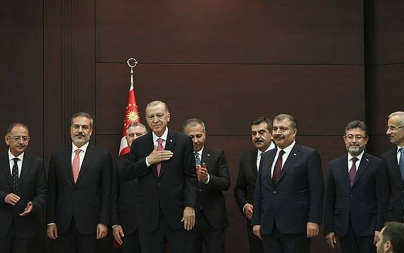 Kabinede İki Bakan Değişikliği Yapıldı