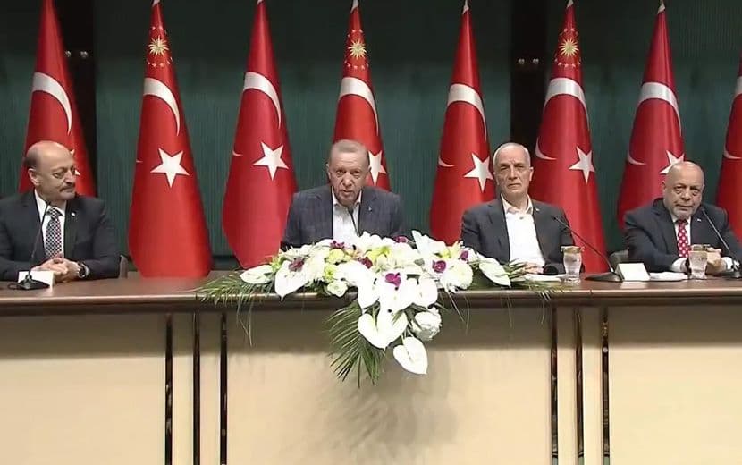 Kamu İşçilerinin Maaşlarına Yüzde 45 Zam