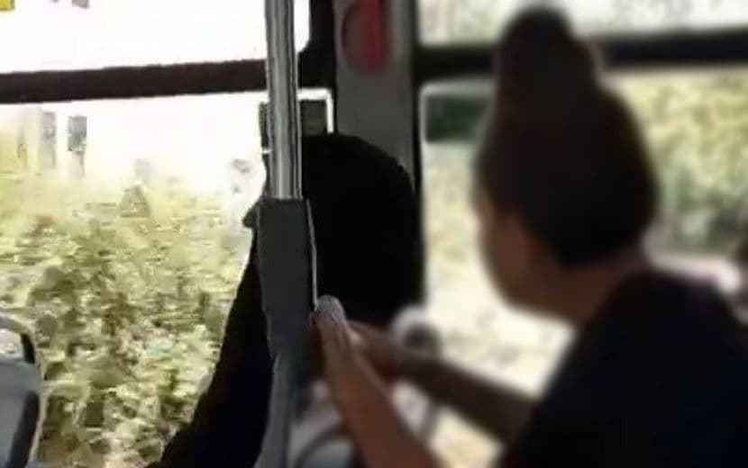 Kocaeli’de Tesettürlü Kadına Hakaret Eden Saldırgan Serbest