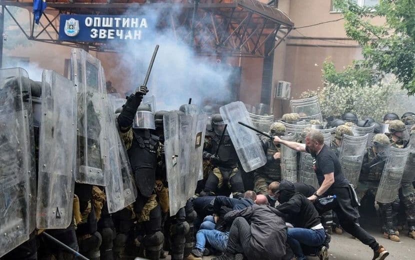 Kosova’da Sırplar Gerginliği Tırmandırıyor