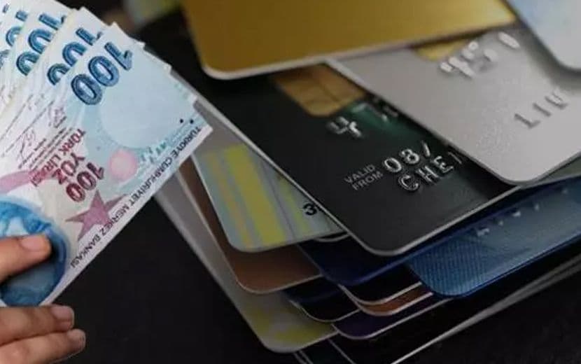 Kredi Kartı Borçları İkiye Katlandı