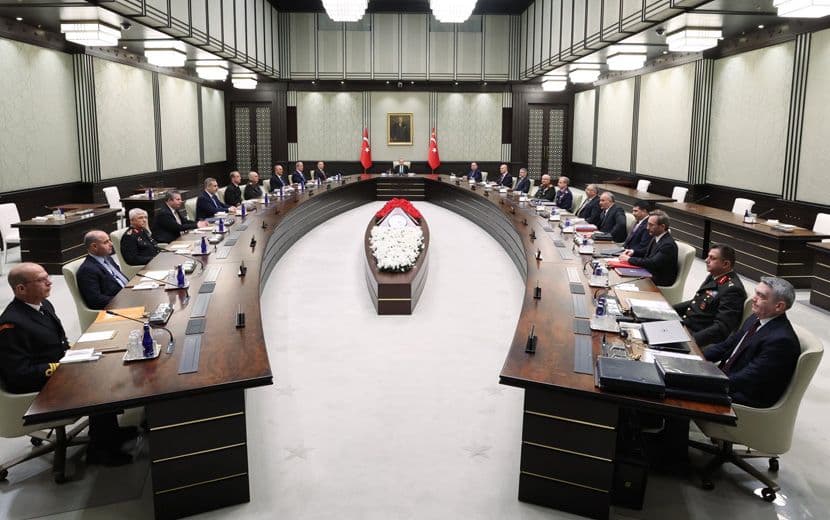 MGK, Kur’an-ı Kerim’in Yakılmasını Kınayarak Geçiştirdi