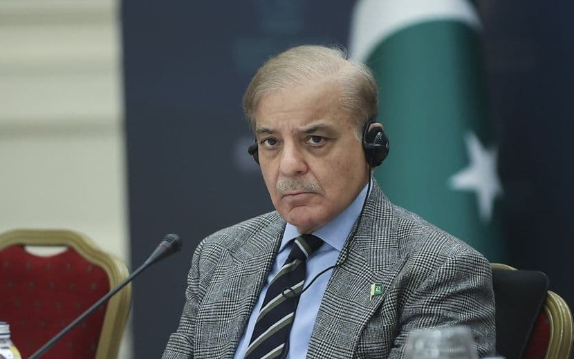 Pakistan’da Başbakan Şahbaz Şerif Oldu