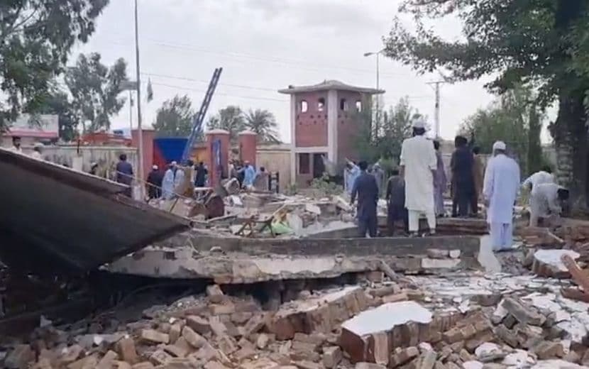 Pakistan’da Düzenlenen Bombalı Saldırılarda 57 Kişi Öldü