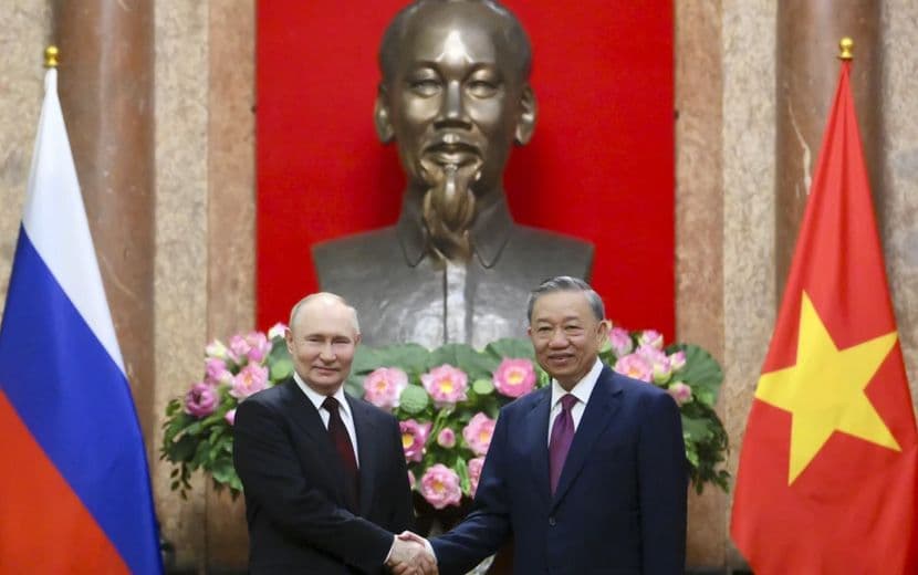 Putin, Kuzey Kore’den Sonra Vietnam’da Stratejik Ortaklık Mesajı Verdi