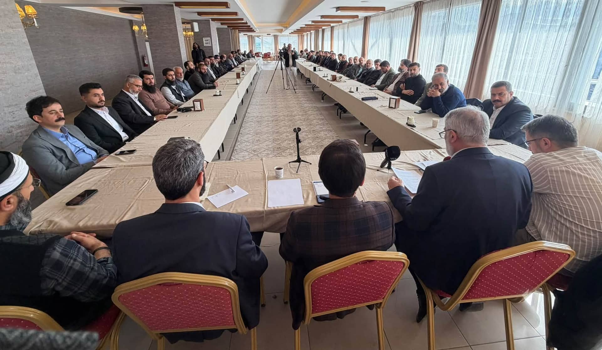 Köklü Değişim, Van’da "Sosyal Depremleri" Masaya Yatırdı