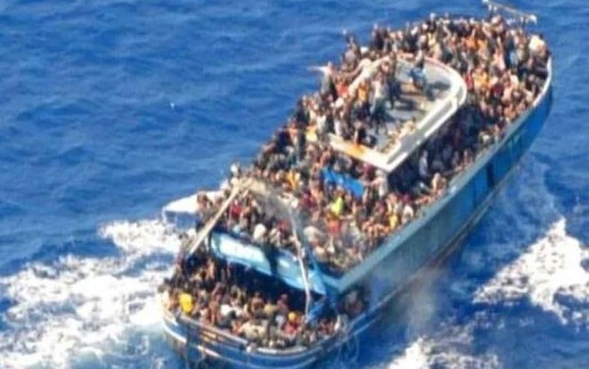 Yunanistan Açıklarında Batan Teknedeki Yüzlerce Göçmen Kayıp