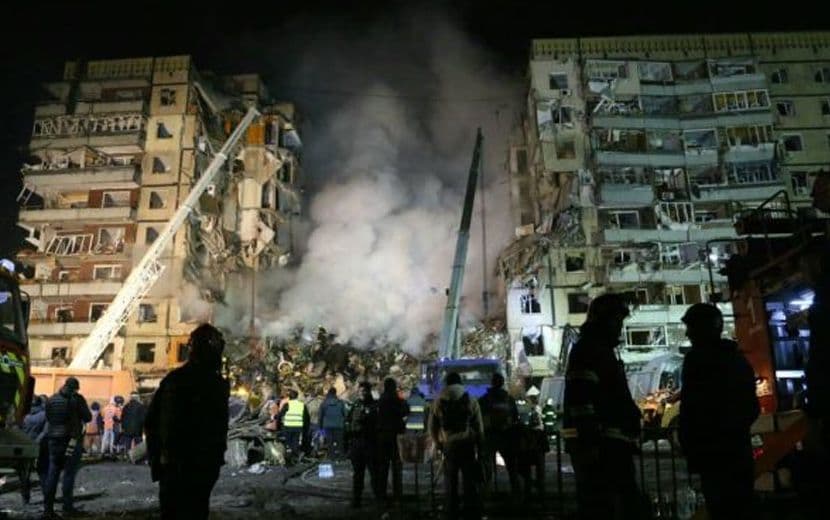 Zelenski: “Rus Saldırısında 30 Kişi Öldü”