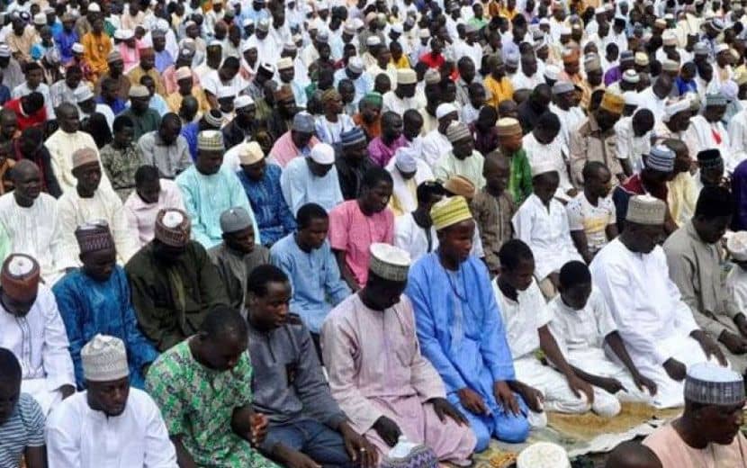 Nijerya’da Namaz Kılan Cemaate Saldırı: 12 Ölü