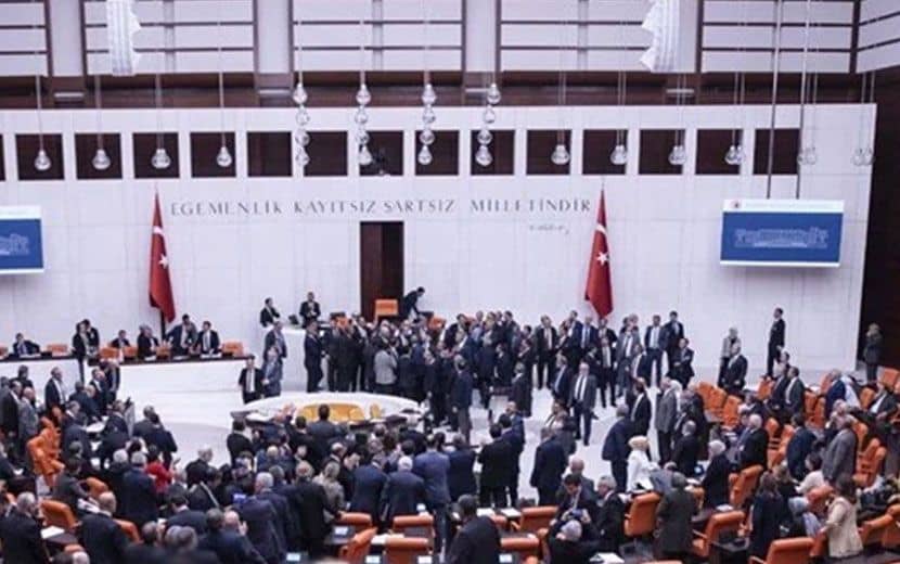 TBMM, Dezenformasyon Yasa Teklifinin 29. Madde Görüşmelerinde Karıştı